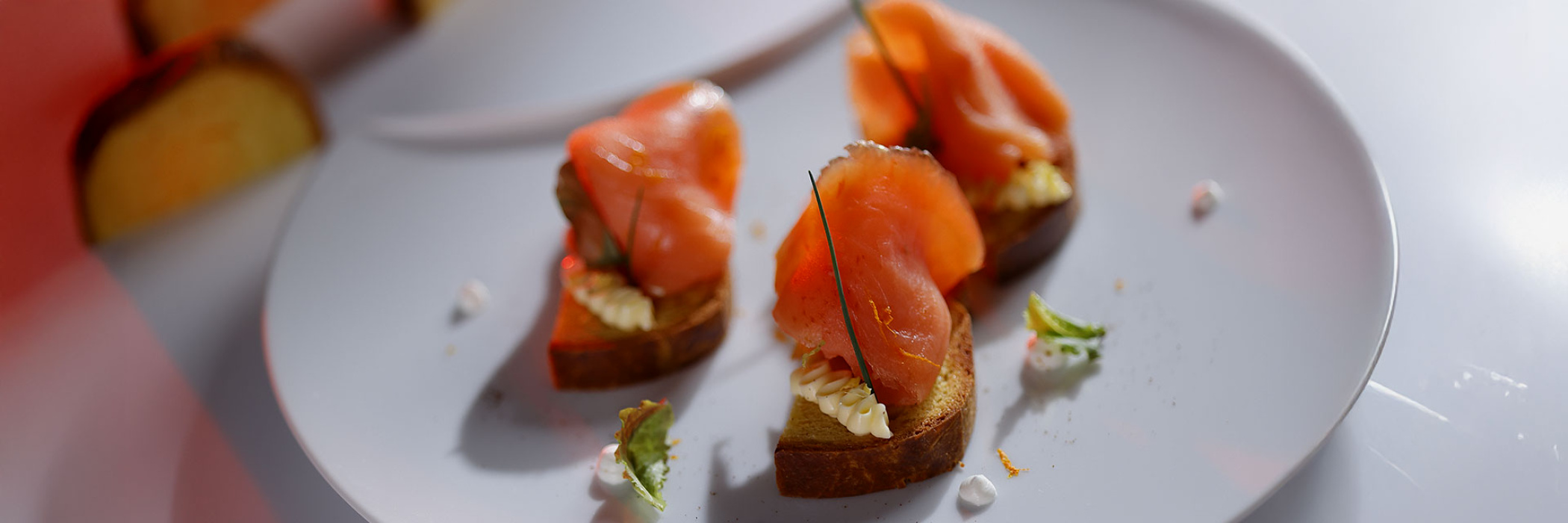 Maia ricetta Crostoni con Maionese e Salmone