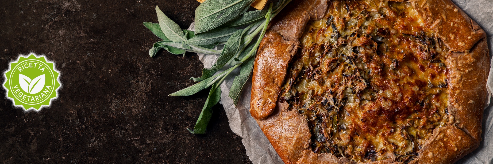 Torta salata di farina integrale con verdure e salvia