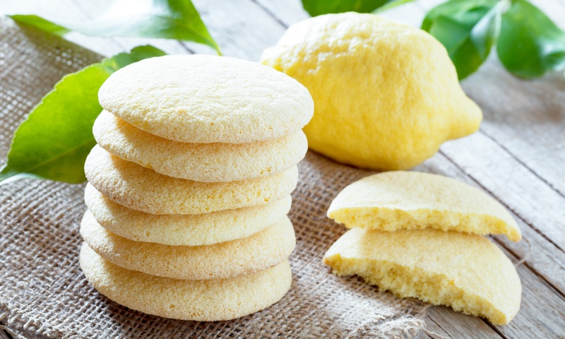 Biscotti al limone con albume