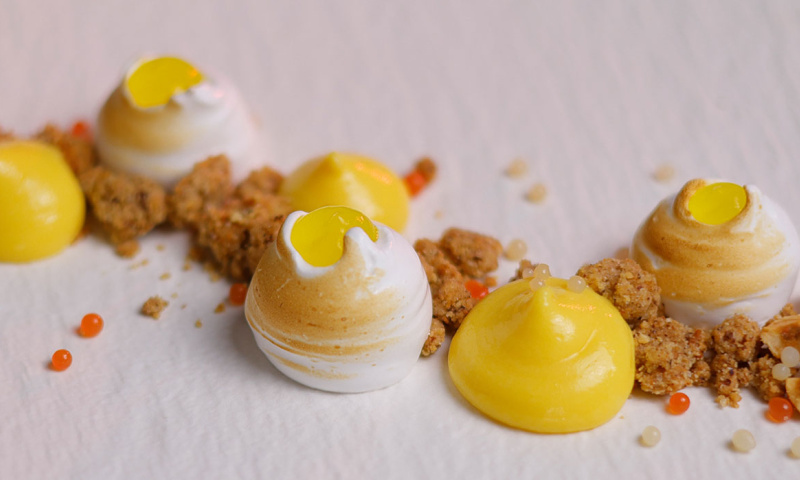 Maia - PASTICCERIA DA RISTORAZIONE: DESSERT AL PIATTO CREMOSO AL MANDARINO E YUZU